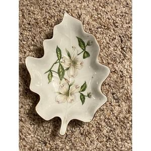 Lefton Leaf Dish Gold Trim Dogwood 07815  Hand painted Trinket dish
